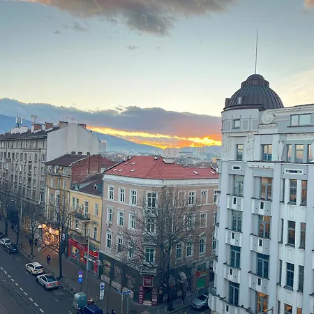 Lion's Bridge Urban Charm Sofia